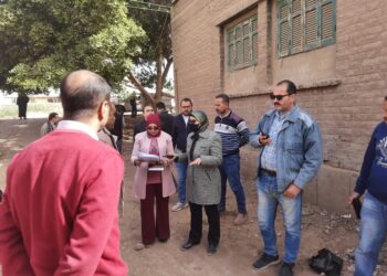 محافظ أسيوط تتفقد مشروعات قرية الزرابي ومعاينة أراض لتنفيذ أخرى بقرية باقور بأبوتيج 13