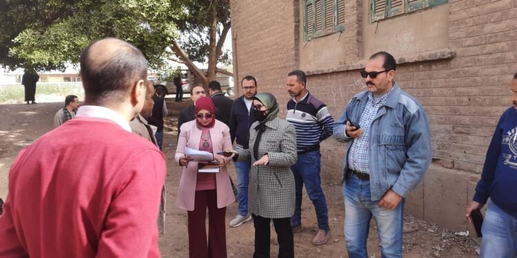 محافظ أسيوط تتفقد مشروعات قرية الزرابي ومعاينة أراض لتنفيذ أخرى بقرية باقور بأبوتيج 1
