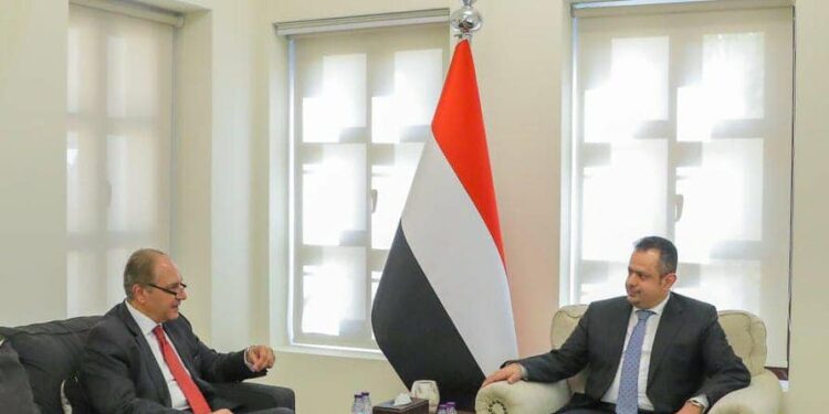 السفير المصري يؤكد دعم مصر للحكومة اليمنية الشرعية لمواجهة التحديات 1