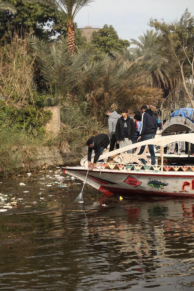 تحت رعاية وزارة الري.. استمرار حملات نظافة النيل من المخلفات البلاستيكية
