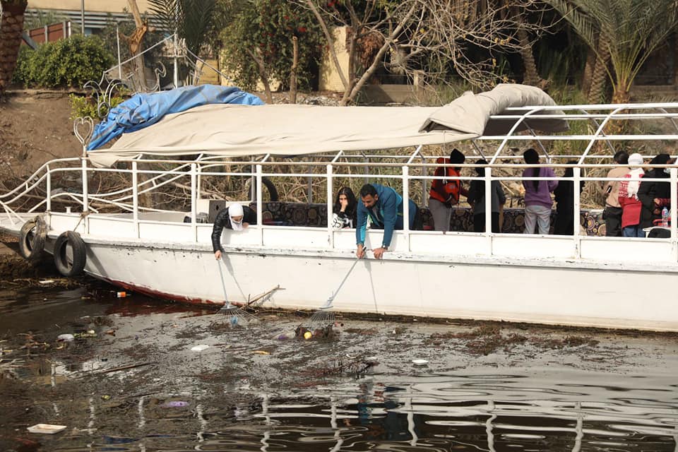 تحت رعاية وزارة الري.. استمرار حملات نظافة النيل من المخلفات البلاستيكية
