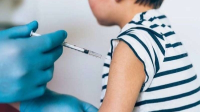 سويسرا تبدأ تطعيم الأطفال بين 5 و11 عاماً بلقاح فايزر 1