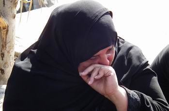 «ياريت ابني ما انتمى ليهم».. انهيار والدة أحد المتهمين في قضية جبهة النصرة 1