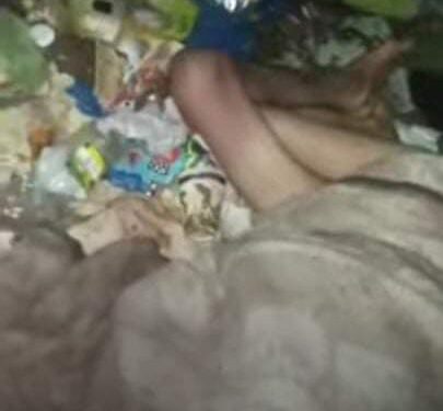 نائماً وسط القمامة دون ملابس..ظروف غامضة لشاب بالإسكندرية 1