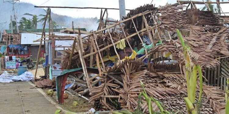 «أكثر من 100 شخص».. ضحايا إعصار الفلبين في تزايد مستمر 1