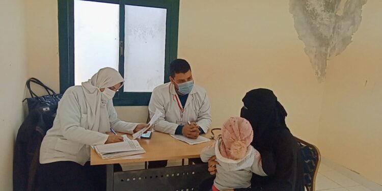 إجراء الكشف الطبي على 250 حالة في قافلة طبية بكفر الشيخ