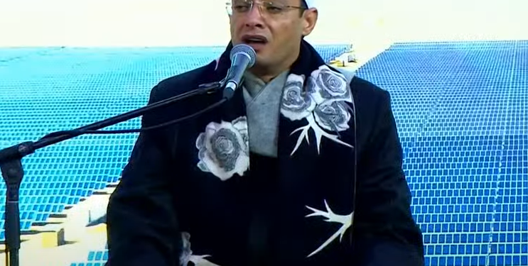 السيسي يستمع لأيات قرآنية خلال افتتاح مشروعات قومية في أسوان 1