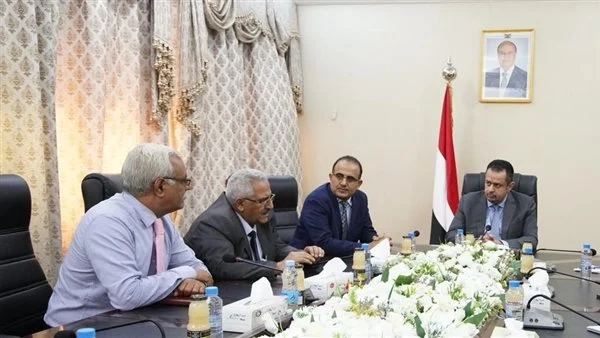 رئيس الحكومة اليمنية يشدد على رقابة الأدوية 1