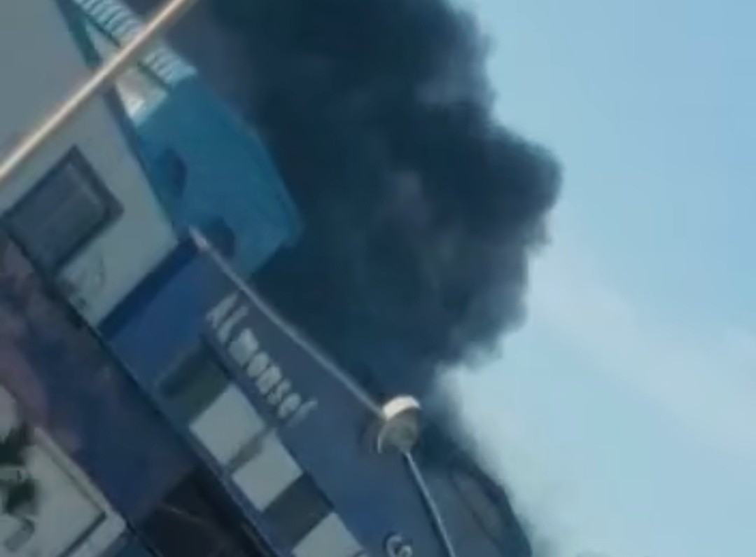 مصرع عامل بحريق مصنع في بورسعيد 2