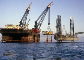 الصراع السياسي في ليبيا يصرع النفط بعد توقف منشأتين عن الإنتاج
