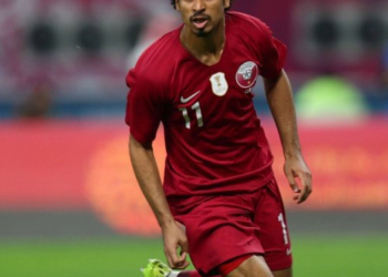 أكرم عفيفي لاعب منتخب قطر