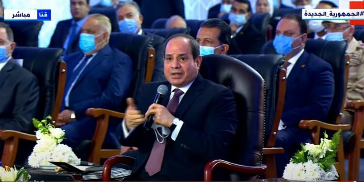 السيسي يطالب وزير النقل بإعلان اسماء المشاركين في إنشاء كباري الصعيد 1