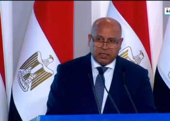 وزير النقل :نفذنا طرق داخلية بصعيد مصر بتكلفة 5 مليار جنيه 1