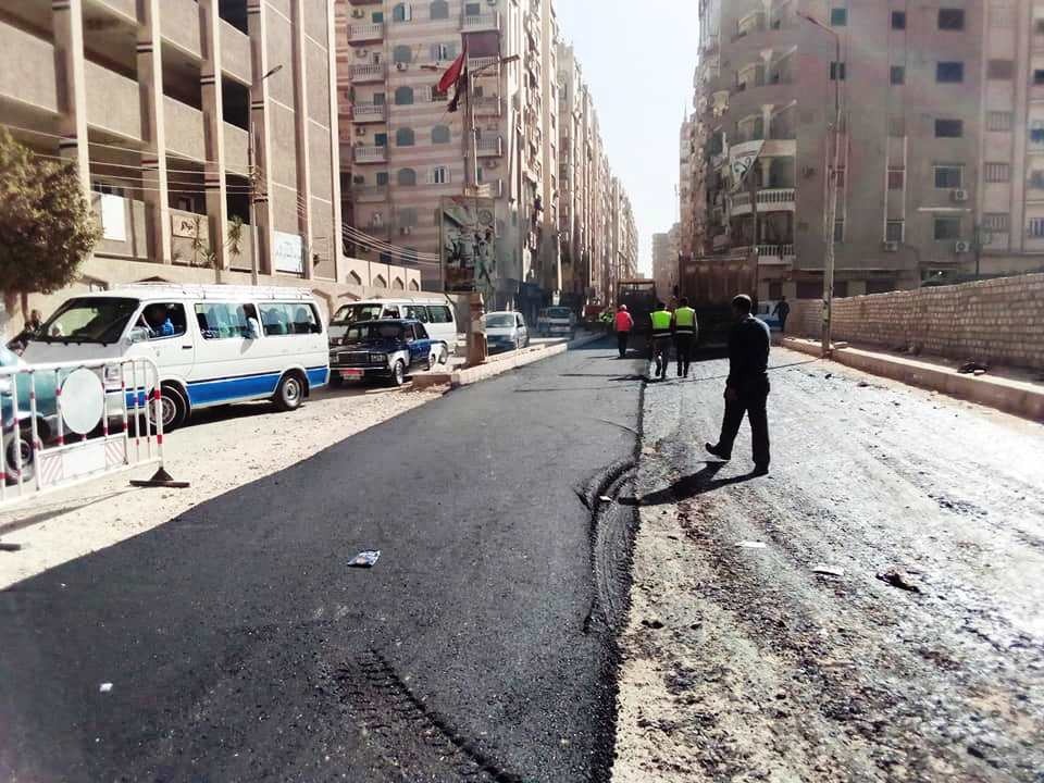 رصف المرحلة الثانية من تطوير شارع التحرير بـ سوهاج