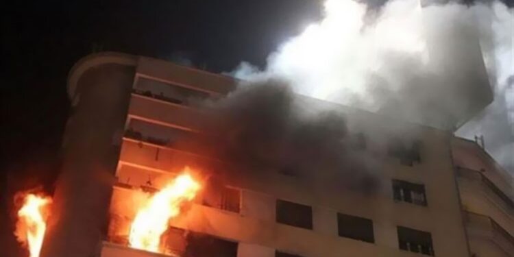 نشوب  حريق داخل شقة سكنية فى العمرانية 1