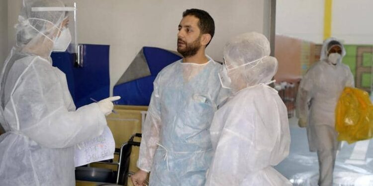 أوميكرون يقتحم تونس.. تسجيل أول حالة إصابة بـ المتحور