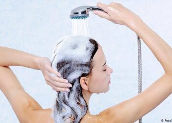 الطريقة الصحيحة لغسل الشعر.. إليكِ التفاصيل 2