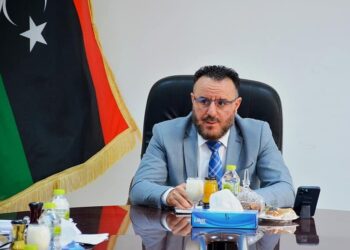 احمد أبو هيسه وزير الصناعة الليبي