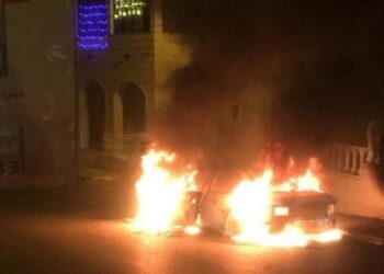 إحراق سيارة للمستوطنين وسط مدينة رام الله 1