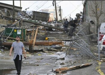 شاهد.. فيديو جديد يوضح حجم الكارثة التي سببها إعصار «كنتاكي» 4