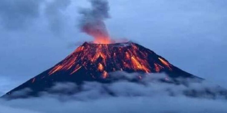 ارتفاع حصيلة قتلى بركان «سيميرو» بإندونيسيا إلى 13 شخصا وإصابة العشرات 1