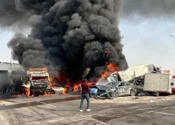 عاجل| مصرع وإصابة 9 أفراد بحادث الطريق الأوسطي 4
