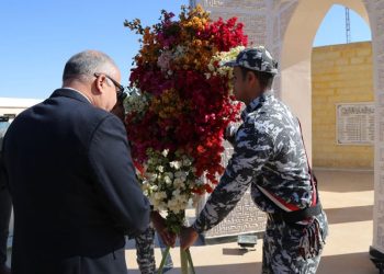 وضع إكليل من الزهور على النصب التذكارى لشهداء الشرطة فى عيدهم الـ70 3