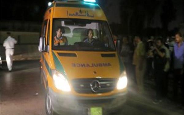 مستشفى المنيا.. خروج شخصين مصابين في حادث انقلاب سيارة تكريم الموتى  1
