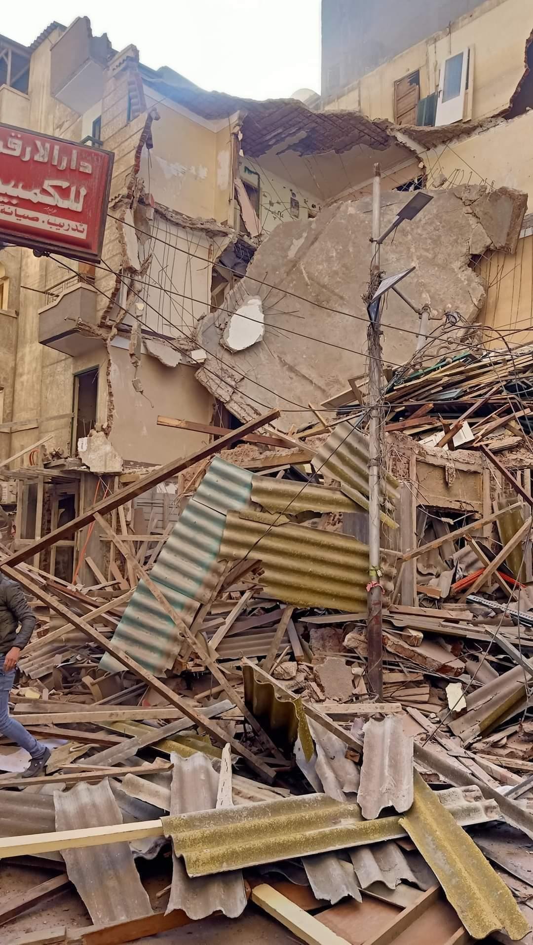 «هدم بيوت الغلابة».. الزلزال يُدمر منازل المواطنين بدمياط 3
