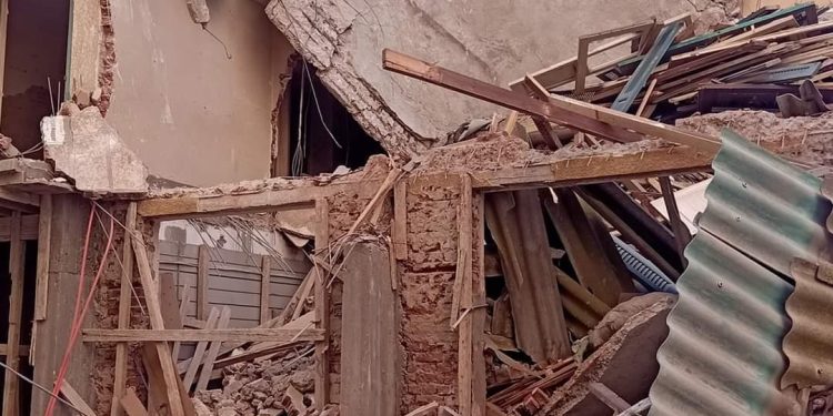 «هدم بيوت الغلابة».. الزلزال يُدمر منازل المواطنين بدمياط 1