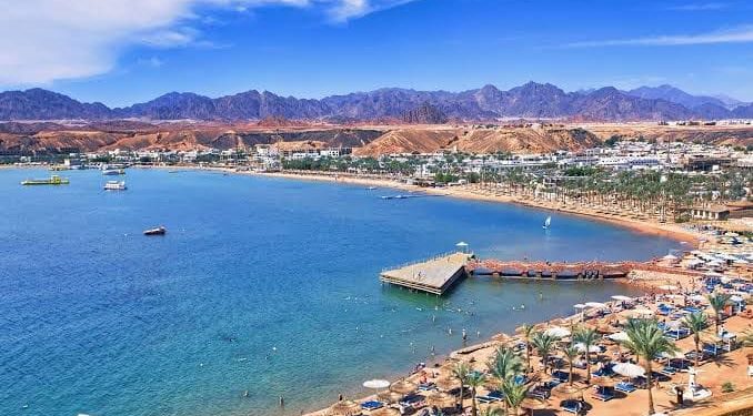 وزير السياحة يصدر قراراً وزارياً بالتزام المنشآت الفندقية في شرم الشيخ
