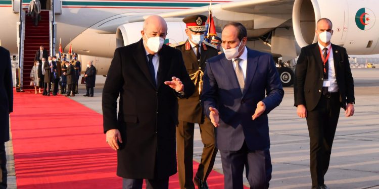 عاجل| بالسلام الجمهوري المصري والجزائري السيسي يستقبل عبد المجيد تبون 1