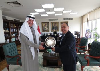 السفير السعودى بالقاهرة مع وزير المالية
