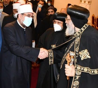وزير الأوقاف يهنئ البابا تواضروس والكنائس المصرية بالعام الميلادي الجديد 1
