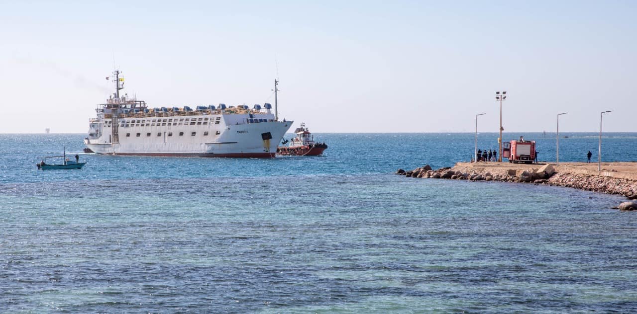 «ميناء الطور» يستقبل ثاني سفينة تجارية قادمة من الصومال 4