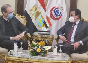 «عبد الغفار» يستقبل السفير السويدي لدى مصر لتعزيز سبل التعاون في القطاع الصحي