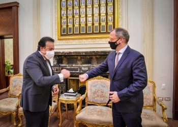 «خالد عبدالغفار» يوجه الشكر لدولة بولندا على دعمها لمصر خلال جائحة كورونا بأكثر من 500 ألف جرعة من لقاح أسترازينيكا