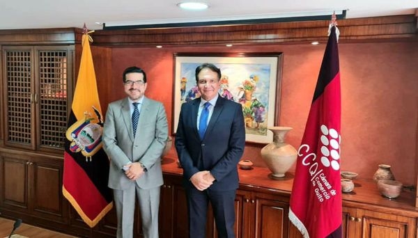 السفير المصري في الإكوادور يلتقي رئيس غرفة تجارة كيتو 1