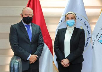وزيرة البيئة تلتقى سفير استراليا بالقاهرة وتبحث التعاون المشترك واستضافة مصر لمؤتمر المناخ