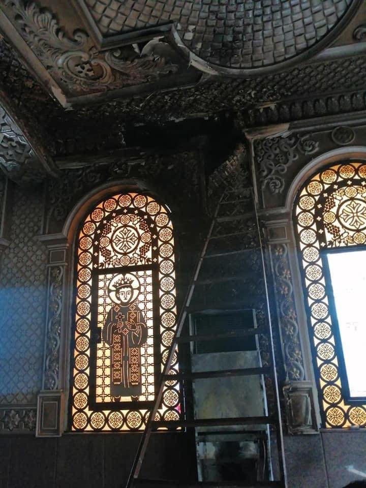 حريق هائل بكنيسة العذراء مريم في أسوان (صور) 2