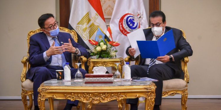 كازاخستان تستعد لدعم مصر بـ 5 ملايين جرعة من لقاح "كازافاكس" 1
