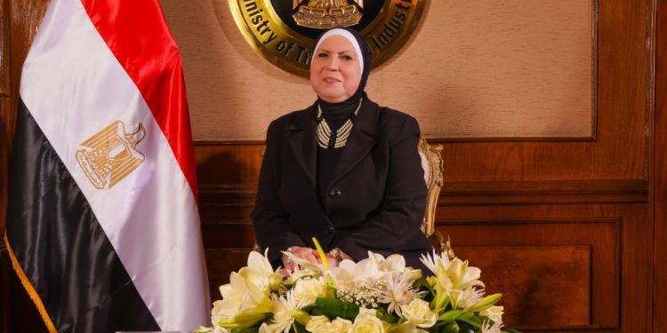 «وزيرة التجارة»: الصادرات السلعية  المصرية تتجاوز الـ32 مليار دولار وتحقق نسبة زيادة 26%