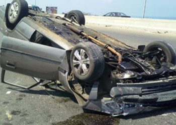 إصابة 3 اشخاص إثر حادث انقلاب سيارة بالسويس 4