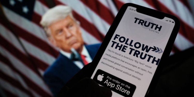 ترامب يطلق موقعه «Truth Social» للتواصل الاجتماعي تجريبيًا