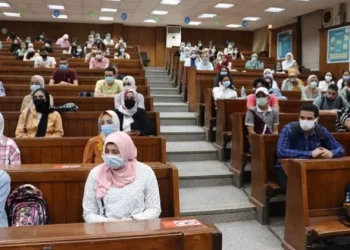 فى اليوم الاول..كليات جامعة القاهرة تستقبل الطلاب لبدء الفصل الدراسي الثاني 6