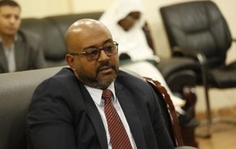 الدكتور هشام أبو زيد، وكيل الوزارة والمكلف باعمال وزير النقل السوداني