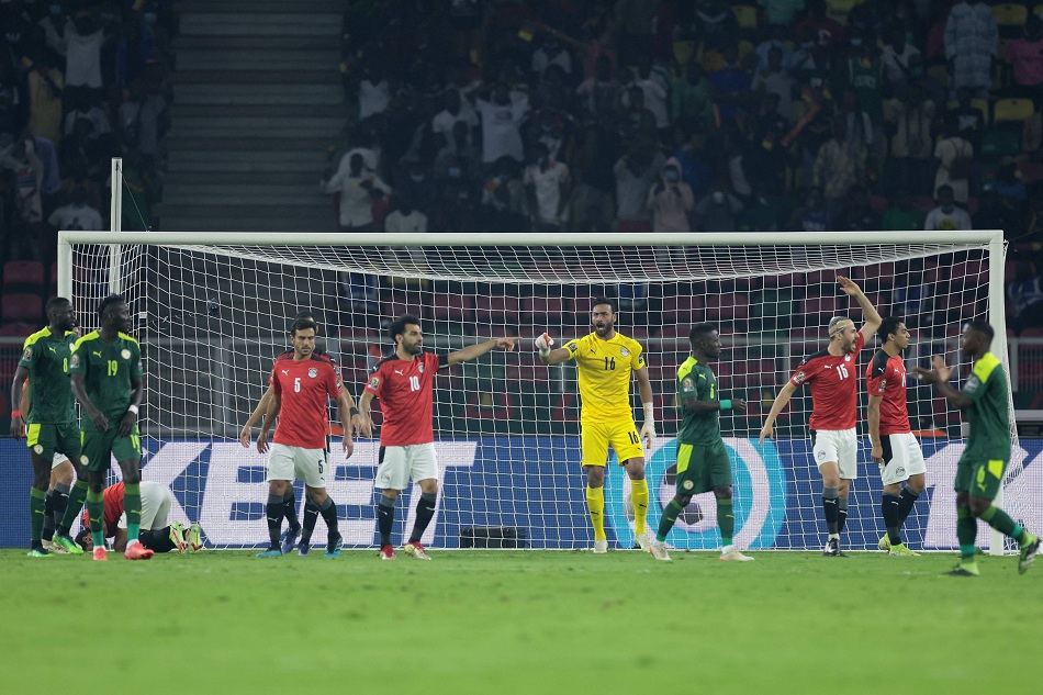 أيمن عبد العزيز يدعم لاعبي مصر بعد الخسارة أمام السنغال في نهائي أفريقيا 1