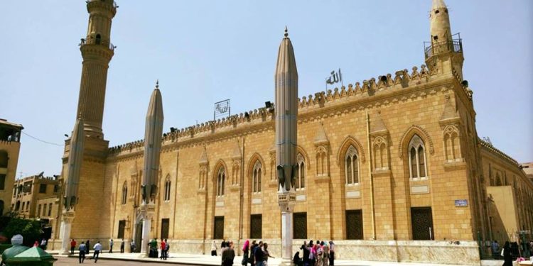 مسجد الإمام الحسين بالقاهرة