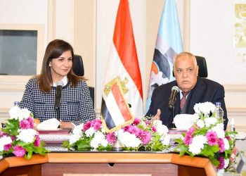 وزيرة الهجرة:«مصر تستطيع» حريص على تدعيم خطط وتوجهات الدولة المصرية لتطوير الصناعة