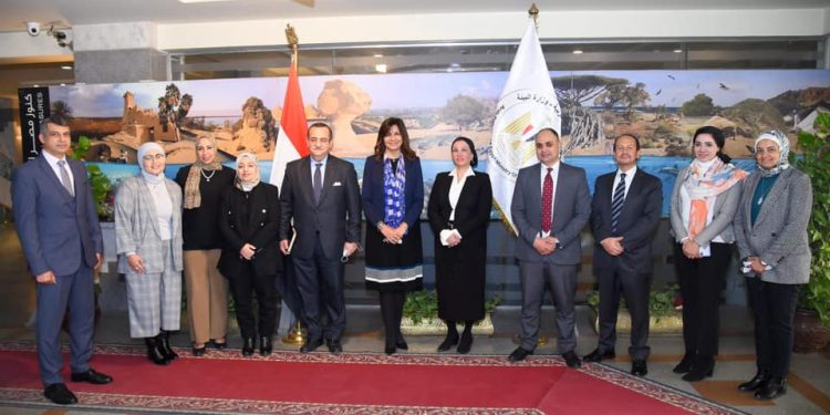 وزيرتا الهجرة والبيئة تعقدان اجتماعا تنسيقيا استعدادا لمؤتمر «مصر تستطيع بالصناعة»